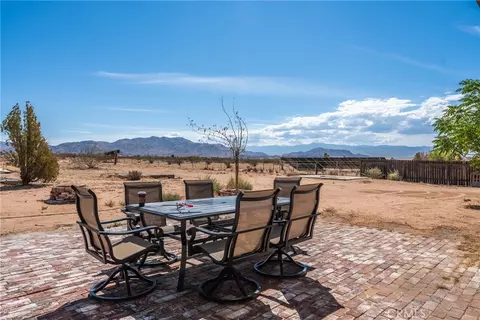 Exterior - 16433 Ocotilla Rd, Apple Valley, CA 92307 photo 4 of 8