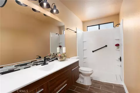 Bath - 16433 Ocotilla Rd, Apple Valley, CA 92307 photo 3 of 3