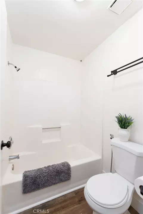 Bath - 16433 Ocotilla Rd, Apple Valley, CA 92307 photo 2 of 3