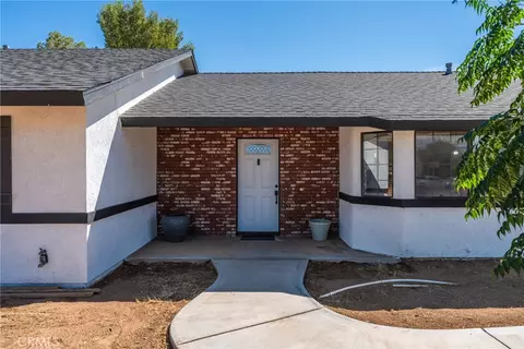 Exterior - 16433 Ocotilla Rd, Apple Valley, CA 92307 photo 2 of 8