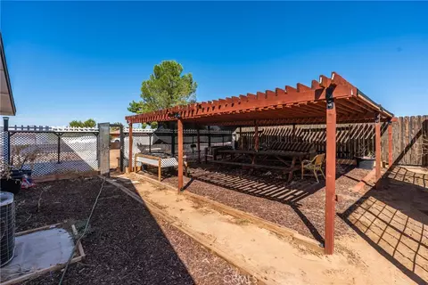 Exterior - 16433 Ocotilla Rd, Apple Valley, CA 92307 photo 7 of 8