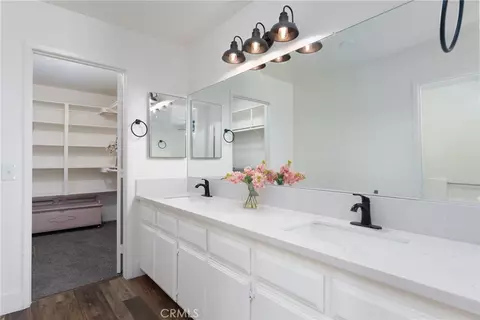 Bath - 16433 Ocotilla Rd, Apple Valley, CA 92307 photo 1 of 3
