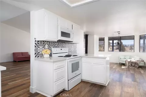 Kitchen - 16433 Ocotilla Rd, Apple Valley, CA 92307 photo 2 of 3