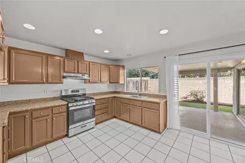 Kitchen - 13065 San Clemente Ln, Chino, CA 91710 photo 3 of 3