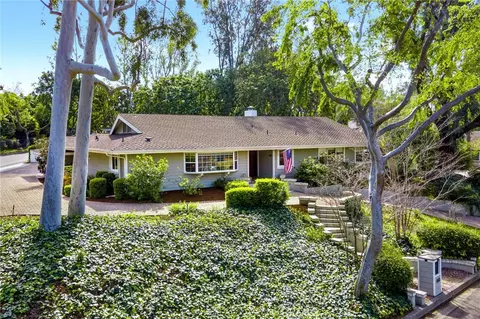 660 Green Acre Dr, Fullerton, CA 92835