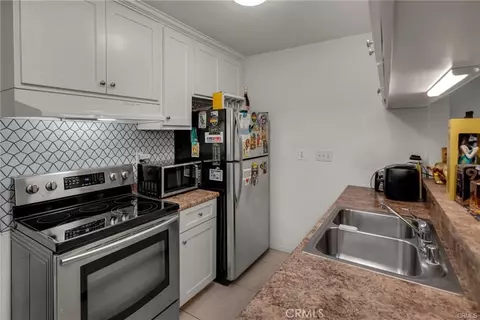 Kitchen - 5530 Ackerfield #314, Long Beach, CA 90805 photo 1 of 2
