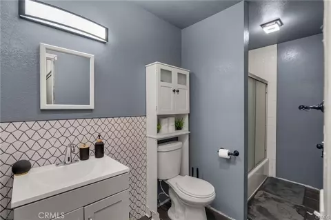 Bath - 5530 Ackerfield #314, Long Beach, CA 90805 photo 1 of 2