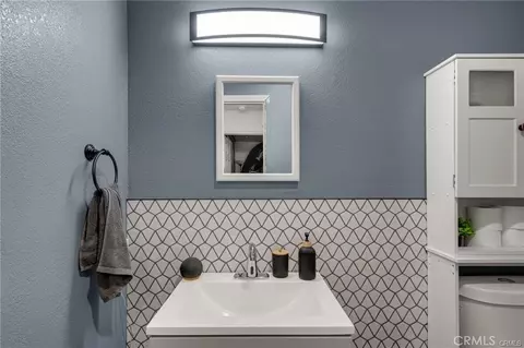 Bath - 5530 Ackerfield #314, Long Beach, CA 90805 photo 2 of 2