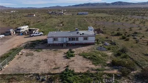 19033 Wagonwheel Rd, Helendale, CA 92342