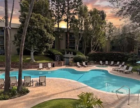 576 N Bellflower Blvd #236, Long Beach, CA 90814