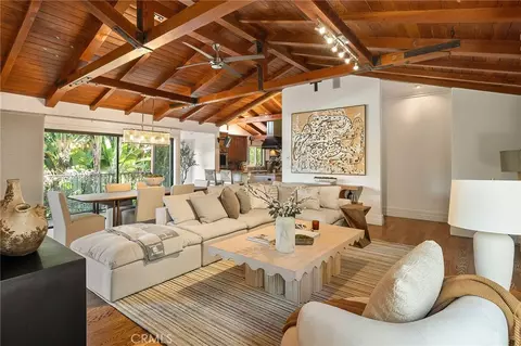 3310 Bennett Dr, Los Angeles, CA 90068