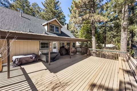 Exterior - 547 Chipmunk, Big Bear Lake, CA 92315 photo 2 of 8