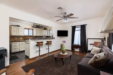 5851 Premiere Ave, Lakewood, CA 90712