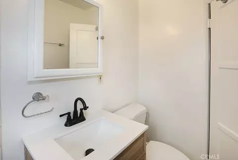 Bath - 6449 Lemon Ave, Long Beach, CA 90805 photo 2 of 5