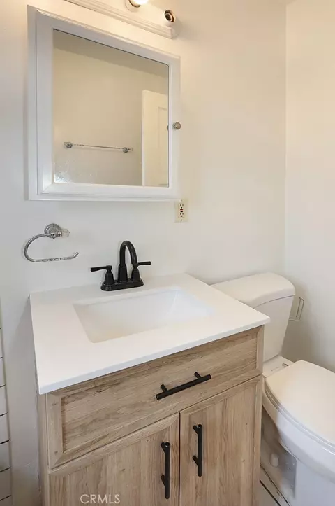 Bath - 6449 Lemon Ave, Long Beach, CA 90805 photo 3 of 5