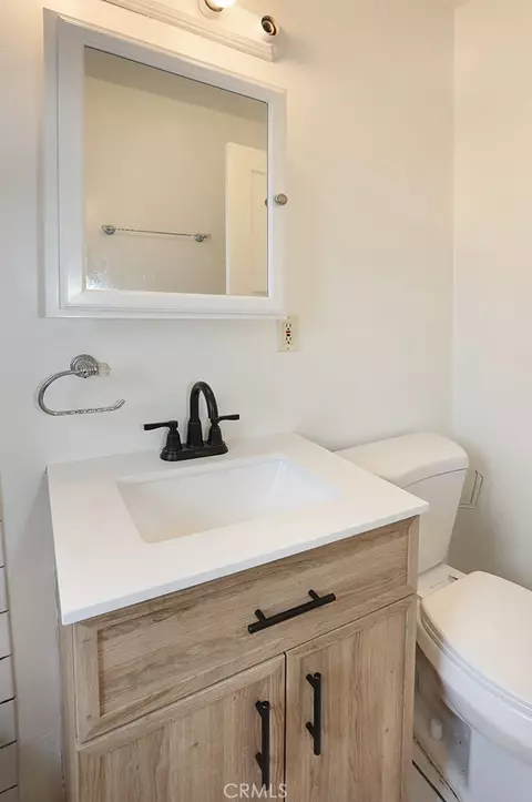Bath - 6449 Lemon Ave, Long Beach, CA 90805 photo 3 of 5