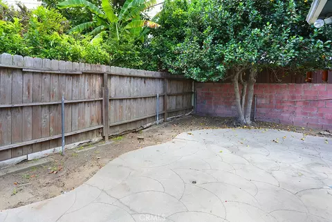 Exterior - 6449 Lemon Ave, Long Beach, CA 90805 photo 2 of 10