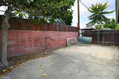Exterior - 6449 Lemon Ave, Long Beach, CA 90805 photo 3 of 10
