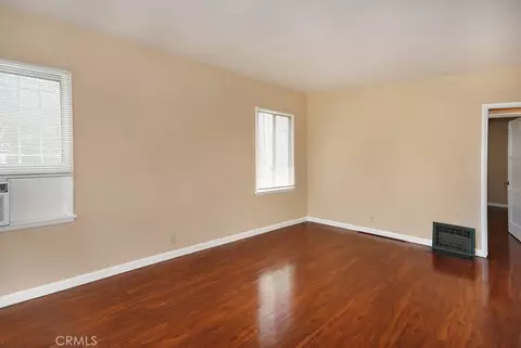 Living - 6449 Lemon Ave, Long Beach, CA 90805 photo 4 of 8