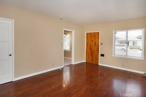 Living - 6449 Lemon Ave, Long Beach, CA 90805 photo 3 of 8