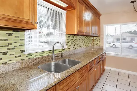 Kitchen - 6449 Lemon Ave, Long Beach, CA 90805 photo 1 of 3