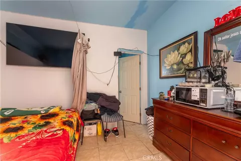 Bedroom - 2000 Pacific, Long Beach, CA 90806 photo 6 of 9