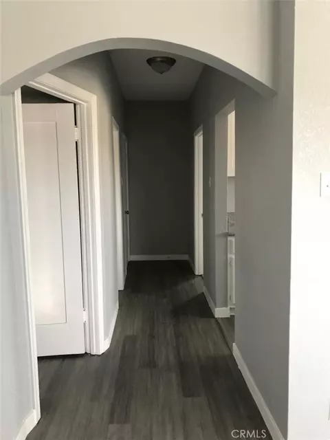 Entry Way - 1050 E Hellman St, Long Beach, CA 90813 photo 2 of 2