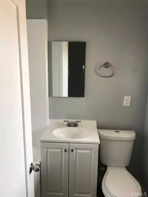 Bath - 1050 E Hellman St, Long Beach, CA 90813 photo 1 of 3