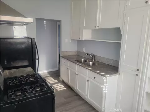 Kitchen - 1050 E Hellman St, Long Beach, CA 90813 photo 1 of 1