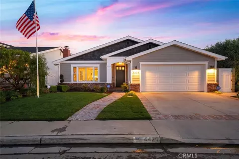 4424 Hazelnut Ave, Seal Beach, CA 90740