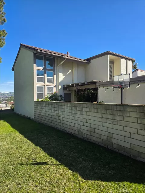 5570 E Vista Del Dia, Anaheim, CA 92807