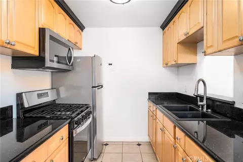 930 E 1st St #2, Long Beach, CA 90802