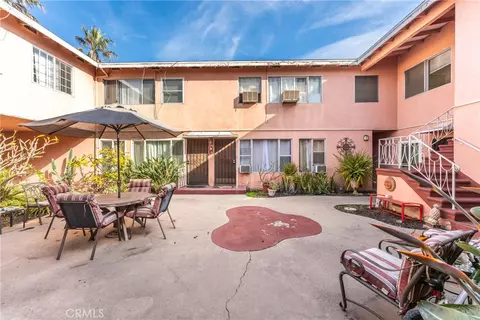 Exterior - 930 E 1st St #2, Long Beach, CA 90802 photo 1 of 1