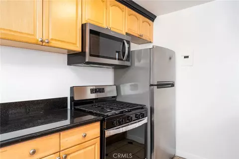 Kitchen - 930 E 1st St #2, Long Beach, CA 90802 photo 2 of 2