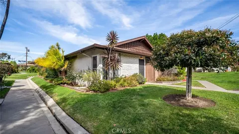 Exterior - 1800 E Heim #29, Orange, CA 92865 photo 4 of 8