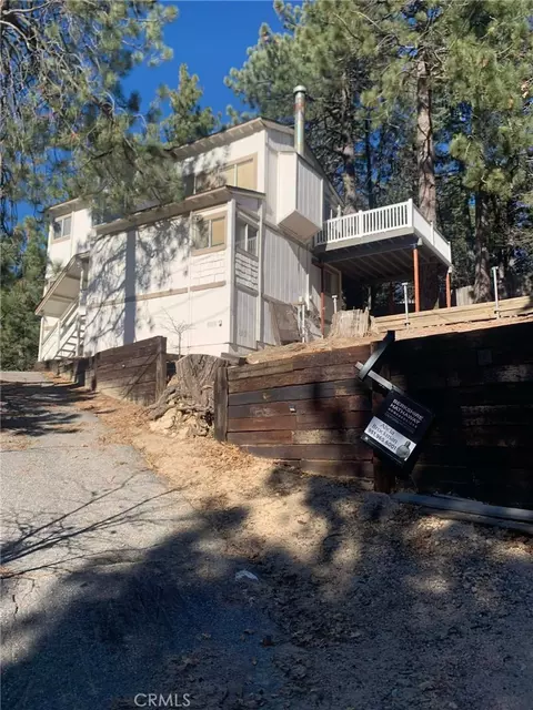 32490 Scandia Dr, Running Springs, CA 92382