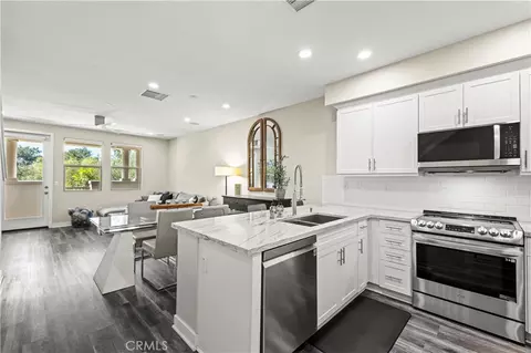 83 Jensen Ct, Thousand Oaks, CA 91360