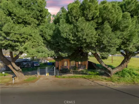 7977 Victoria Ave, Highland, CA 92346