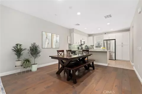 649 W Foothill Blvd #2, Glendora, CA 91741