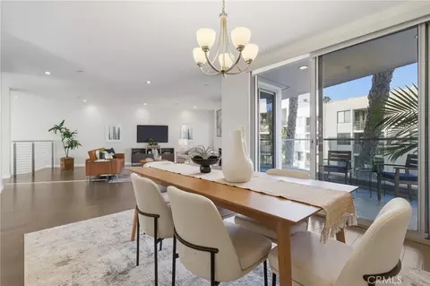 Dining - 23 4th Pl #6, Long Beach, CA 90802 photo 2 of 3