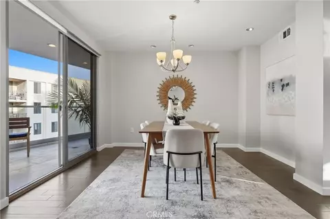 Dining - 23 4th Pl #6, Long Beach, CA 90802 photo 3 of 3