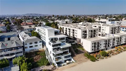 View/Area - 23 4th Pl #6, Long Beach, CA 90802 photo 2 of 9