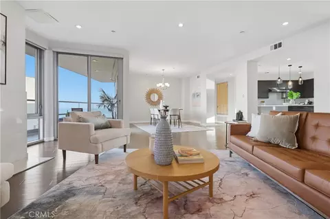 Living - 23 4th Pl #6, Long Beach, CA 90802 photo 1 of 4