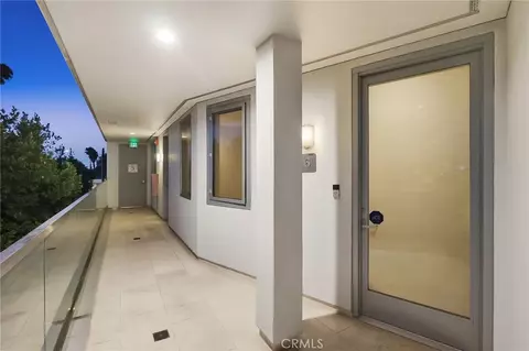 Entry Way - 23 4th Pl #6, Long Beach, CA 90802 photo 3 of 4