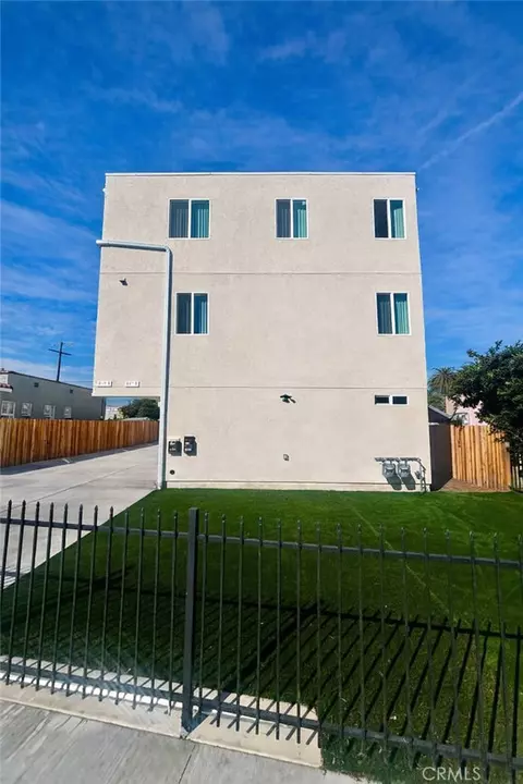 157 W 65th St, Los Angeles, CA 90003
