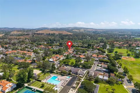 View/Area - 4676 Sierra Tree Ln, Irvine, CA 92612 photo 7 of 11