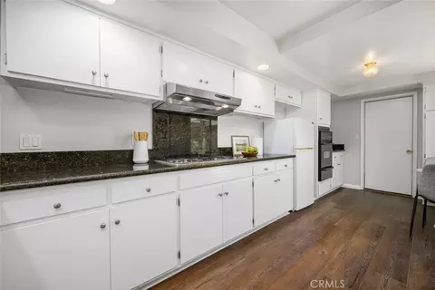 Kitchen - 4676 Sierra Tree Ln, Irvine, CA 92612 photo 4 of 5