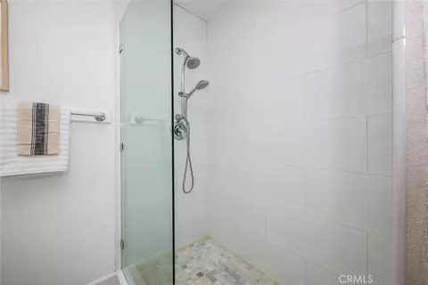 Bath - 4676 Sierra Tree Ln, Irvine, CA 92612 photo 2 of 3