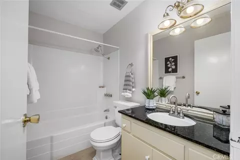 Bath - 4676 Sierra Tree Ln, Irvine, CA 92612 photo 3 of 3