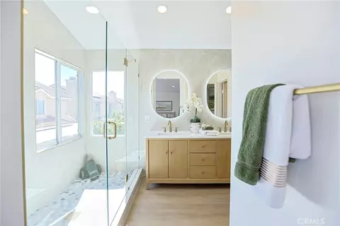 Bath - 14642 Birch, Westminster, CA 92683 photo 2 of 4
